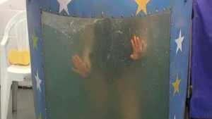 helen_gets_dunked_in_our_quiz_3.jpg